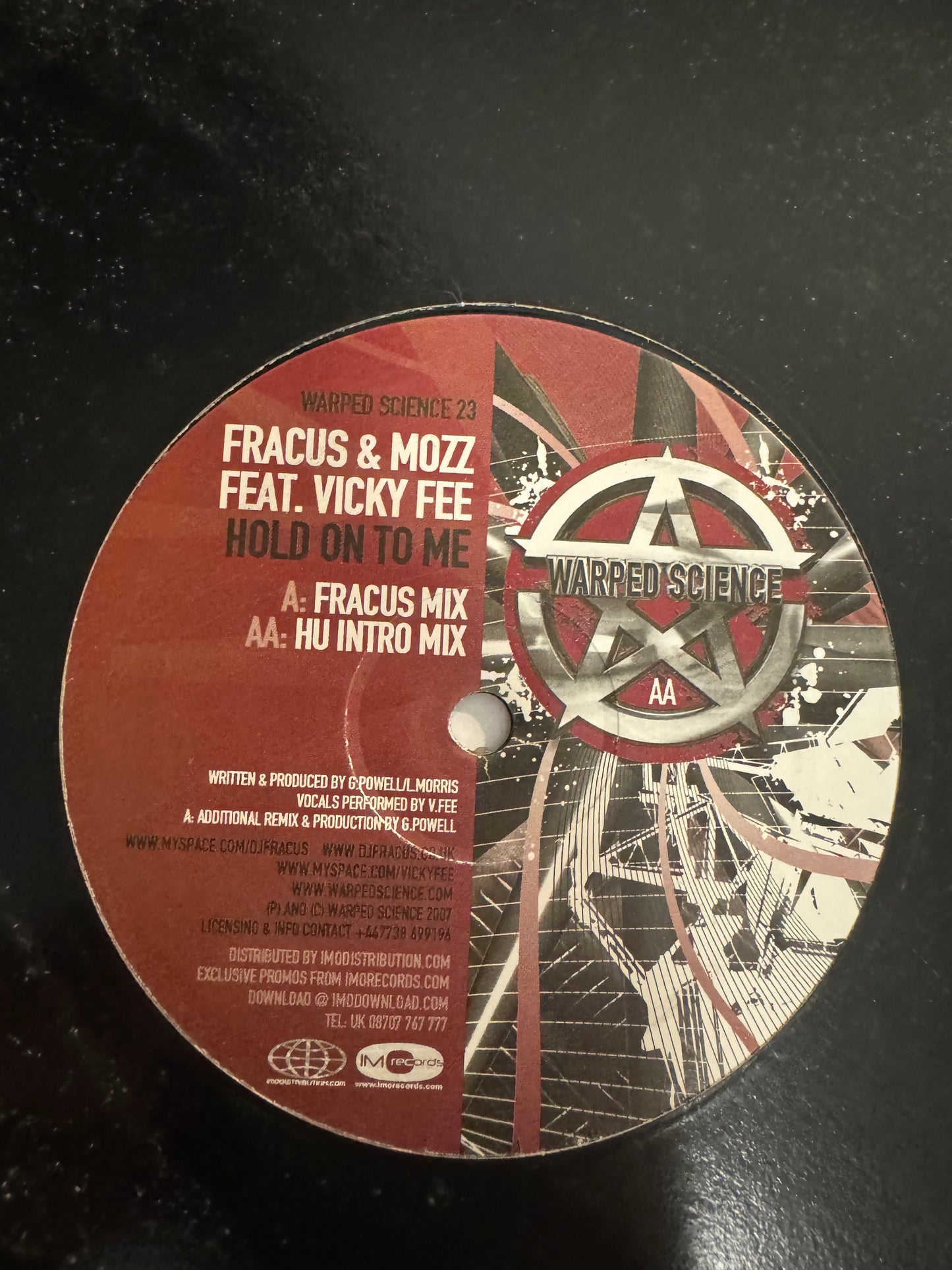 Fracus & Moss - Hold On 2 me (Vinyl) Warped Science